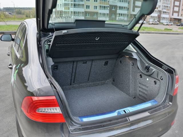 Объем багажника лада гранта в литрах: лифтбек, седан, размеры, габариты и особенности