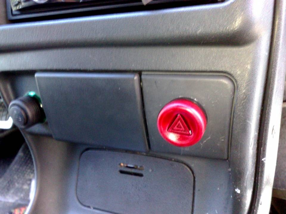 Подключение сигнализации к кнопке аварийки. кнопка аварийной сигнализации как обязательная необходимость. точки подключения сигнализаций