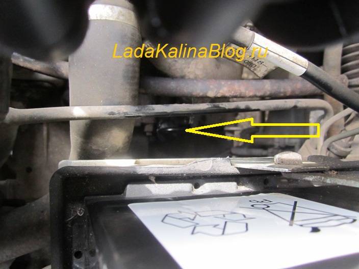 Как проверить уровень масла в коробке передач lada granta: проверка и замена трансмиссионной смазки в мкпп с тросовым приводом и акпп своими руками с фото и видео