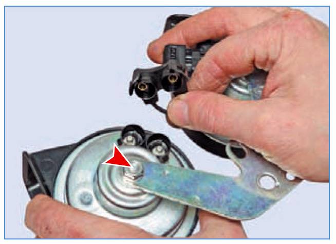 Когда не работает звуковой сигнал на рено логан: причины, инструкция по ремонту и установке