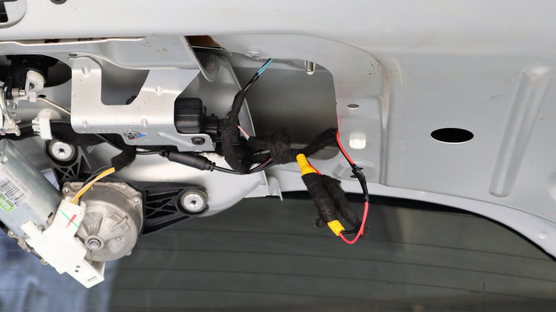 Инструкция по установке и подключению камеры заднего вида на авто своими руками
