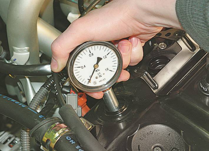 Как проверить компрессию в цилиндрах двигателя?