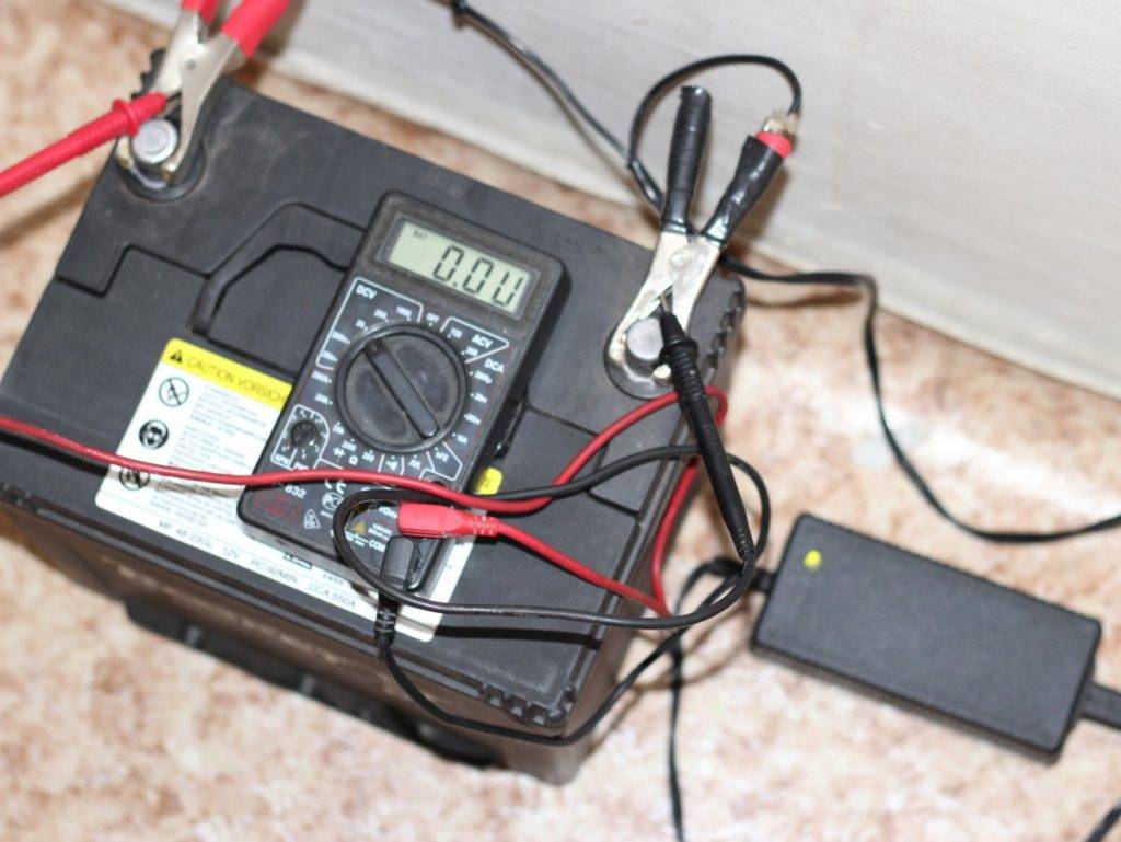 Правильно заряжаем необслуживаемый аккумулятор в домашних условиях | auto-gl.ru