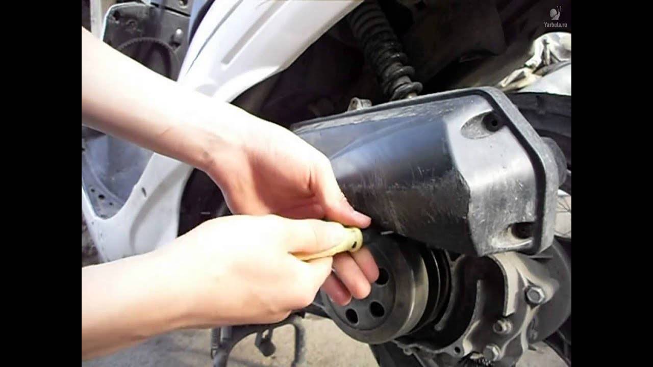 Бензин попадает в воздушный фильтр, почему льет и кидает бензин на скутерах, мопедах и мотоциклах