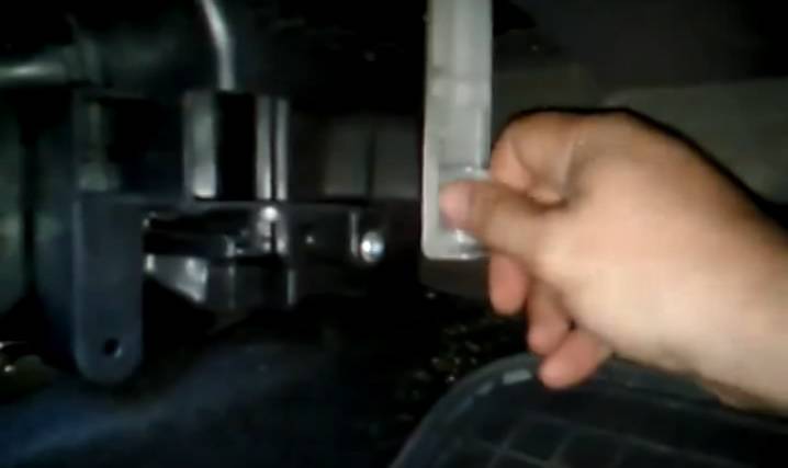 Как заменить фильтр салона renault duster своими руками