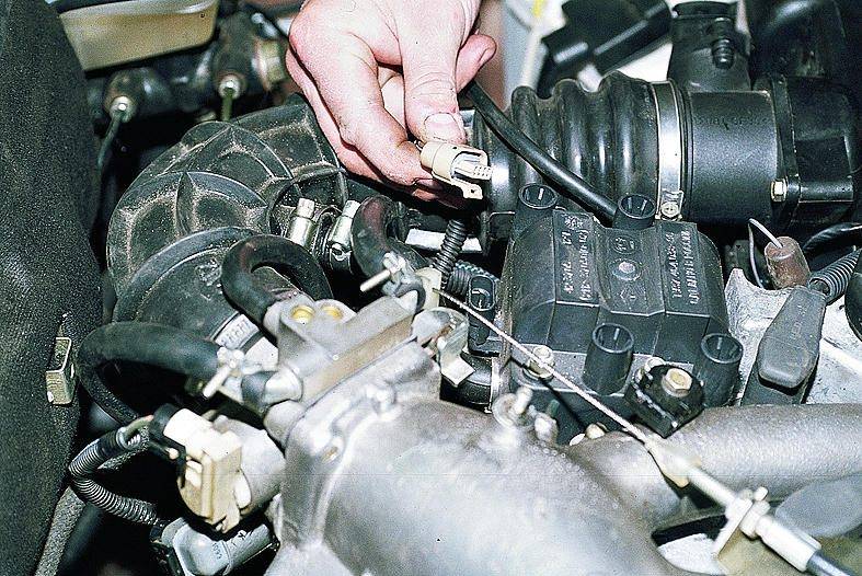 Почему троит двигатель ВАЗ-2112 инжектор 16 клапанов: причины