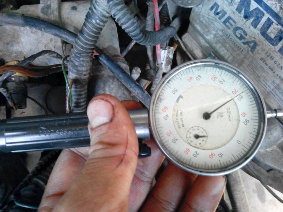 Как проверить давление масла в двигателе и каким оно должно быть