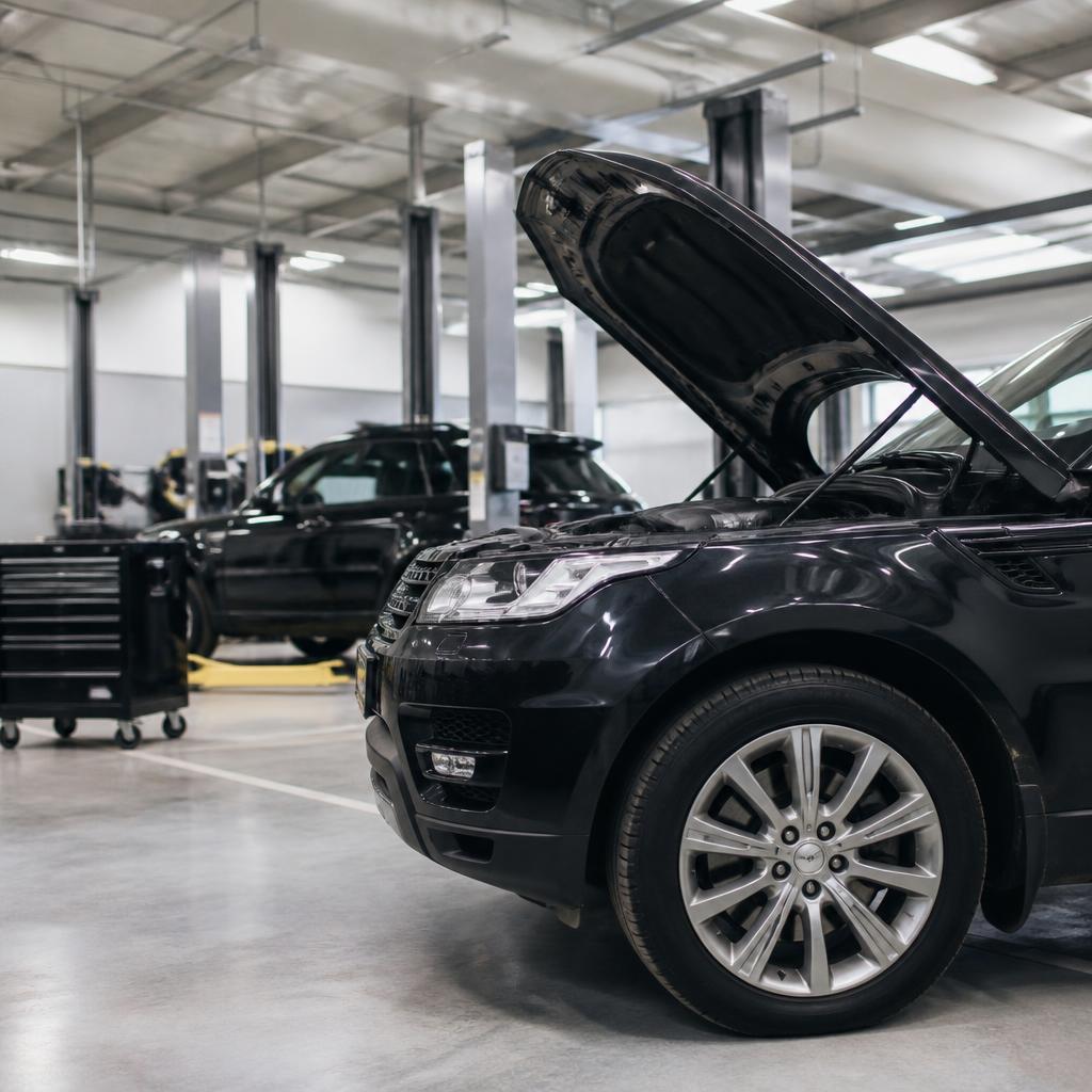 когда необходимо обратиться в официальный сервисный центр Land Rover