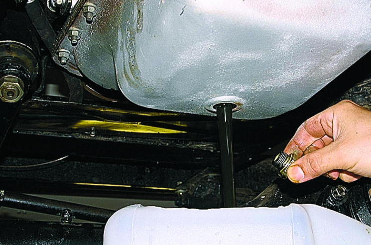 Экспресс-замена масла в двигателе автомобиля: особенности процедуры, преимущества и недостатки
