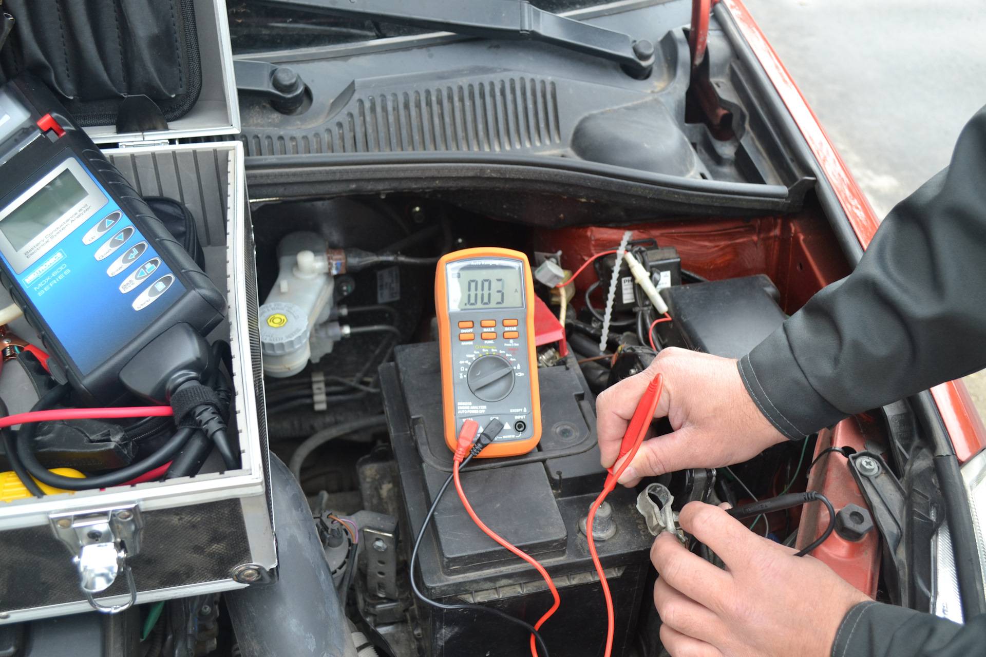 Зарядка аккумулятора автомобиля не снимая с машины