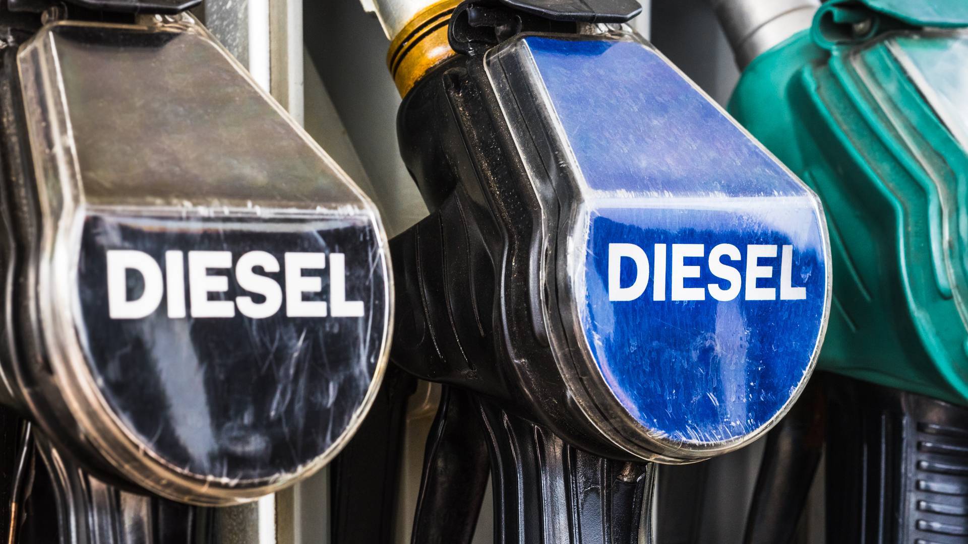 Дизельное топливо и бензин - отличия, достоинства и недостатки