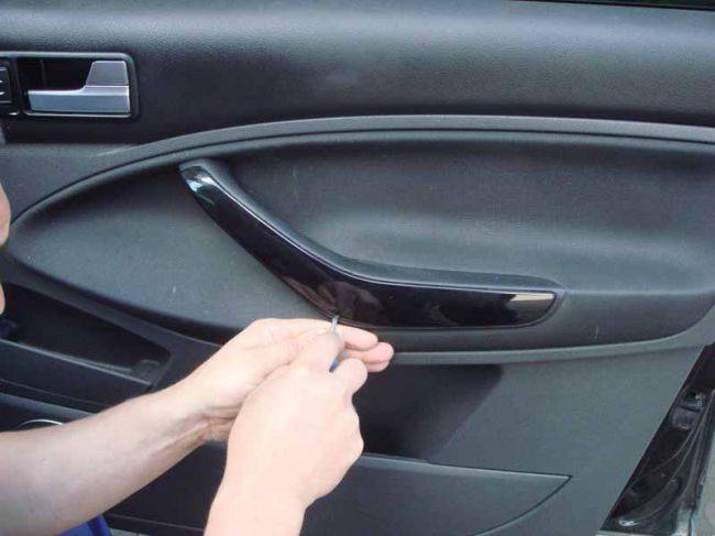 Как снять обшивку водительской передней двери на форд фокус 2 видео