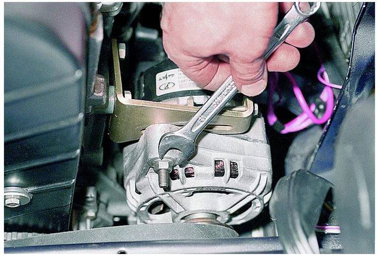 Как самостоятельно заменить ремень грм на автомобиле 8 клапанный ваз-2115