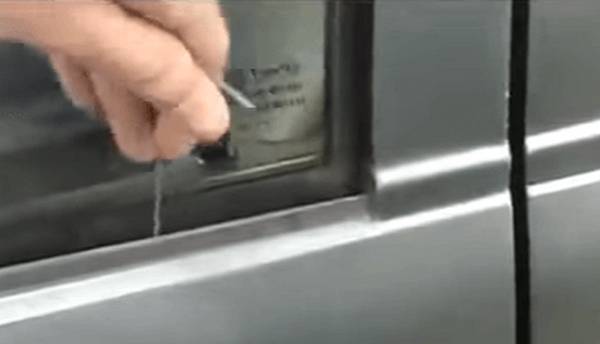 Как открыть дверь без ключа ваз 2110 — если оставил в машине