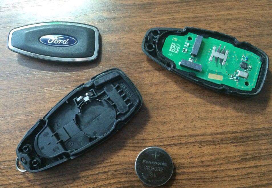 Как заменить батарейки в ключах от автомобилей форд фокус 2 и 3
