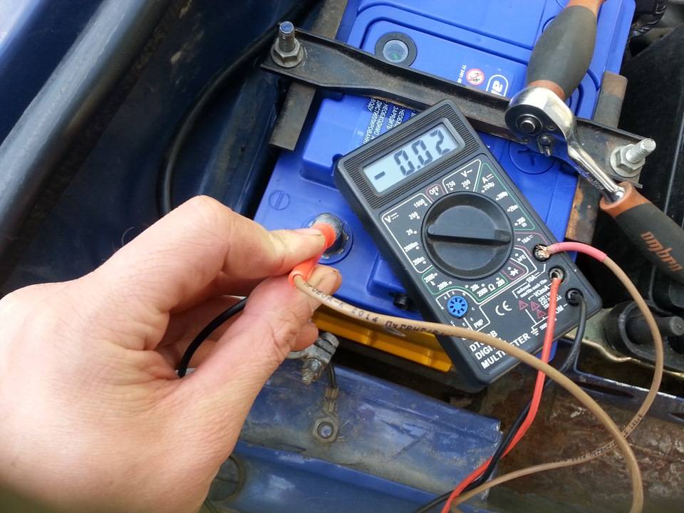 Способы проверить аккумулятор автомобиля: как определить исправность состояния батареи с помощью мультиметра