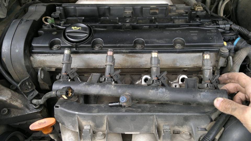 Инструкция: как проверить форсунки не снимая с двигателя и очистить их при необходимости