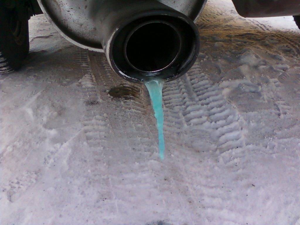 Вода из глушителя: причины, как избавиться от конденсата в выхлопной системе автомобиля