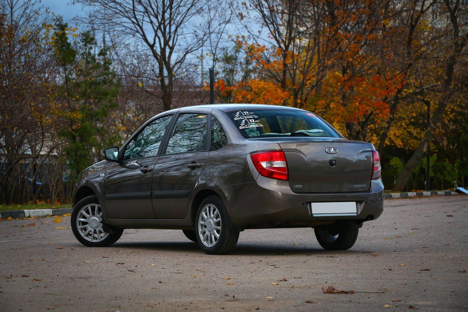 Лада Гранта Люкс. Lada Granta Luxe. Lada › Granta › Luxe 98 HP 4at. Лада Гранта Люкс фото 2013.