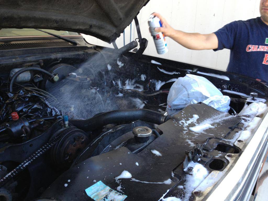 Мойка двигателя автомобиля самостоятельно от масла и грязи в домашних условиях – как правильно? | tuningkod