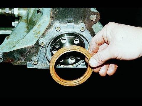 На 8-клапанный ВАЗ 2114 заливаем сальник ремня коленвала ВАЗ-2114 (+видео внутри)