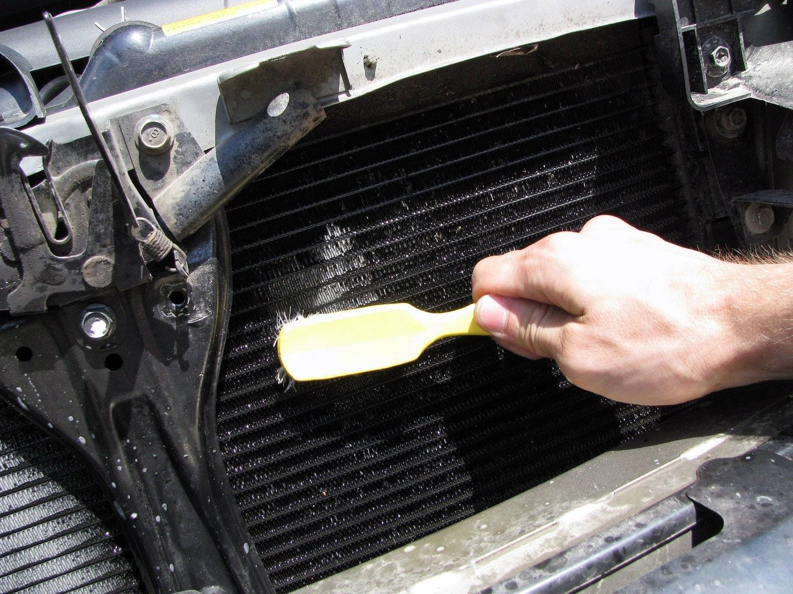 Промывка системы охлаждения двигателя: чем промыть и как это сделать в домашних условиях