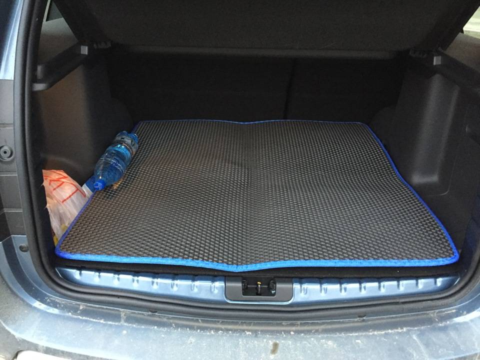 Рено дастер: коврик в багажник, как выбрать
