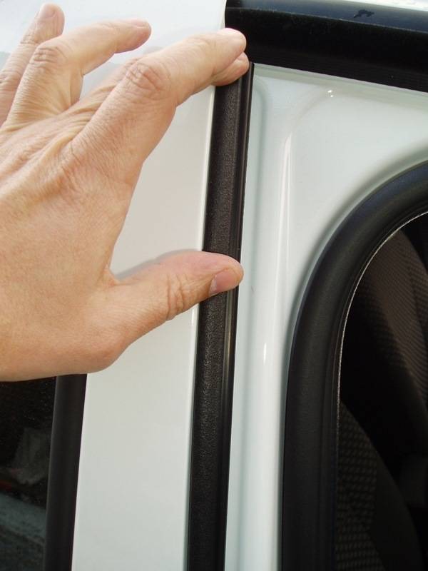 Восстанавливаем старые уплотнители дверей авто: 2 простых способа