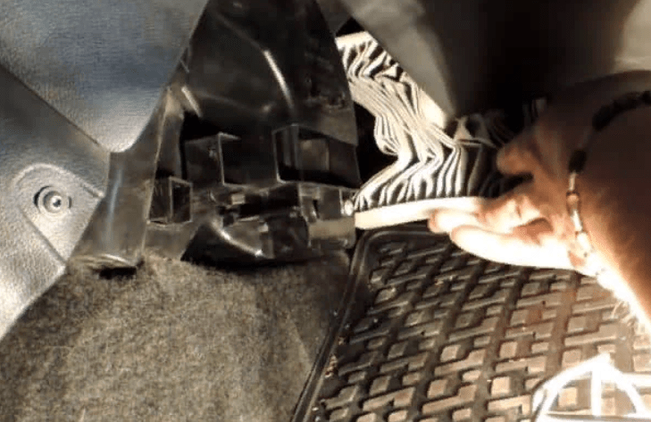 Воздушный фильтр рено логан – замена элемента своими руками