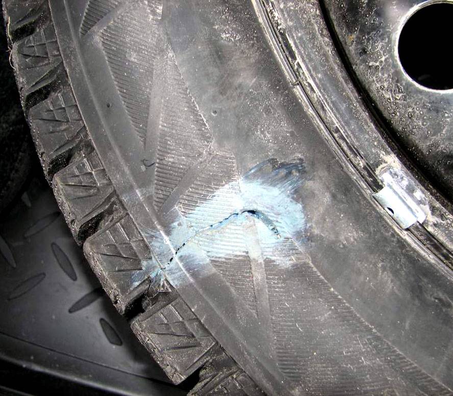 Боковой порез шины / есть ли смысл ремонтировать?