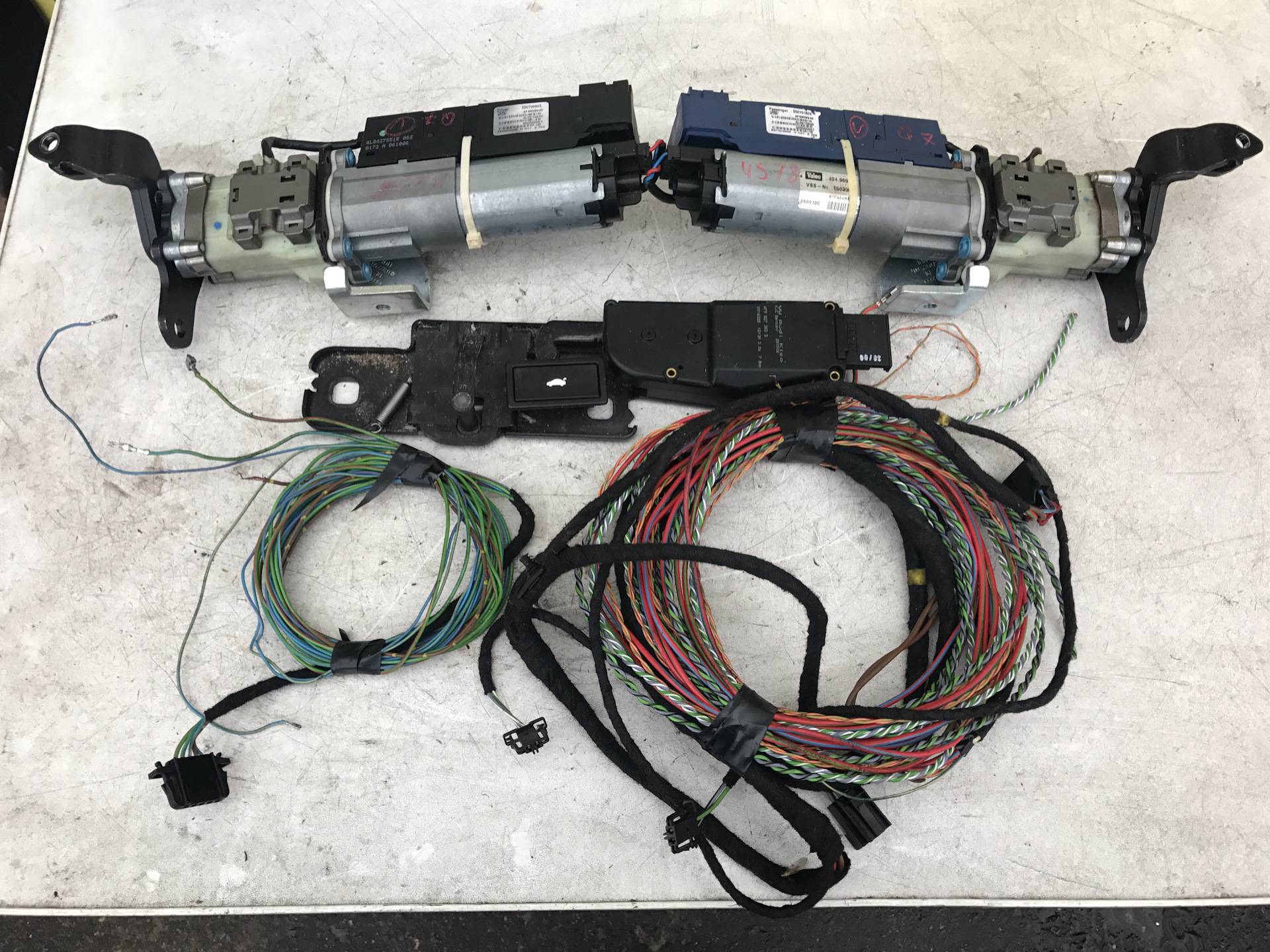 Крышка багажника автомобиля не поднимается: как решить возникшую проблему? - мужик в доме.ру