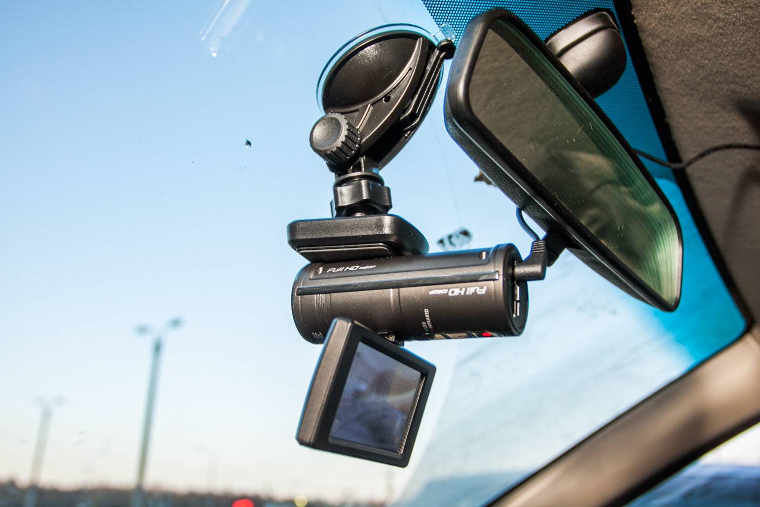 Как правильно выбрать видеорегистратор для автомобиля
