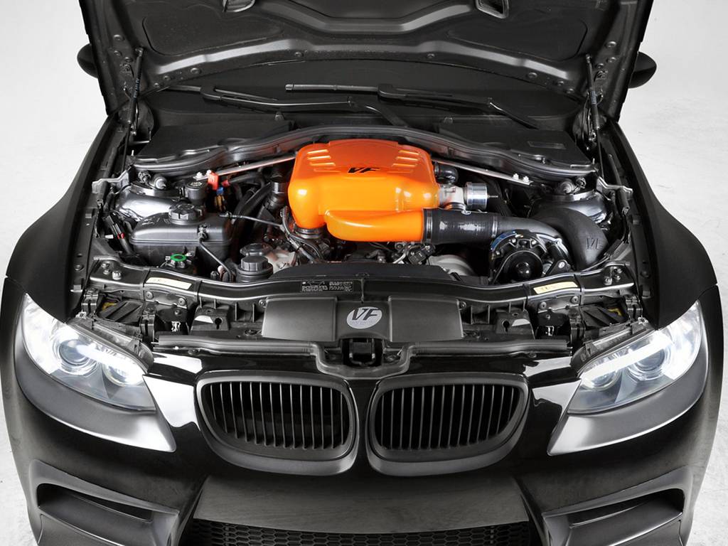 Машинки открывающимся капотом. BMW m3 (e90) мотор. БМВ е92 под капотом. BMW m3 e90 под капотом. M3 e90 мотор.