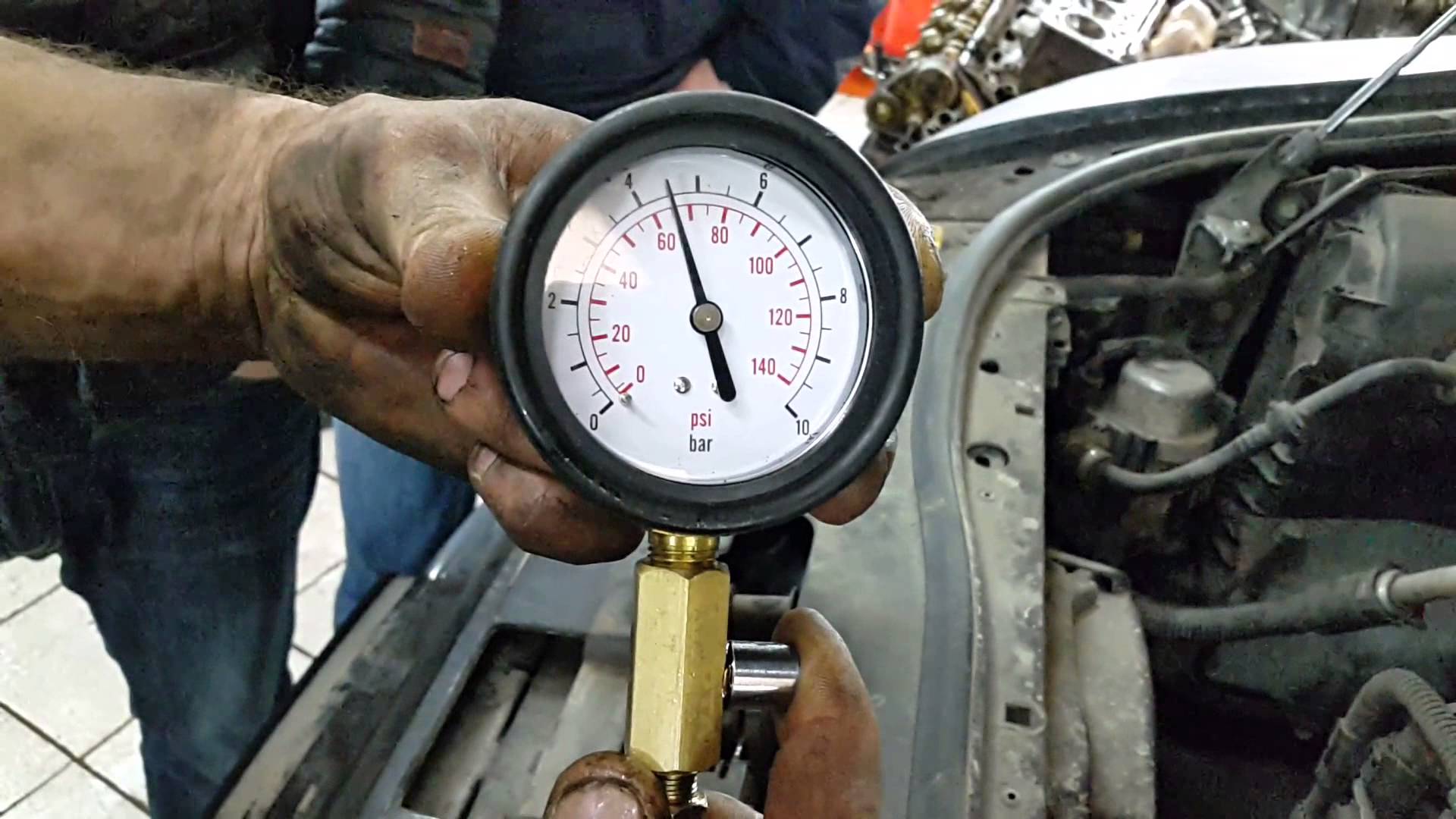Нет давления масла в двигателе: причины падения давления и способы его повышения