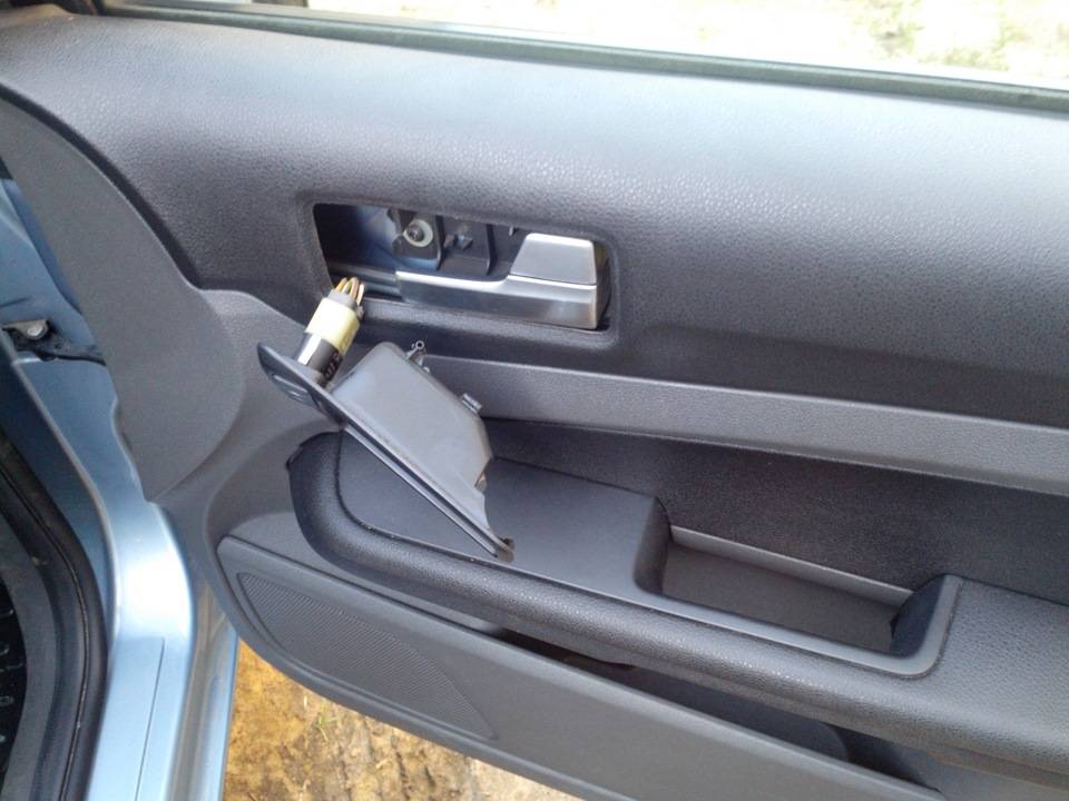 Как снять обшивку двери форд фокус 2: разобрать заднюю, переднюю своими руками