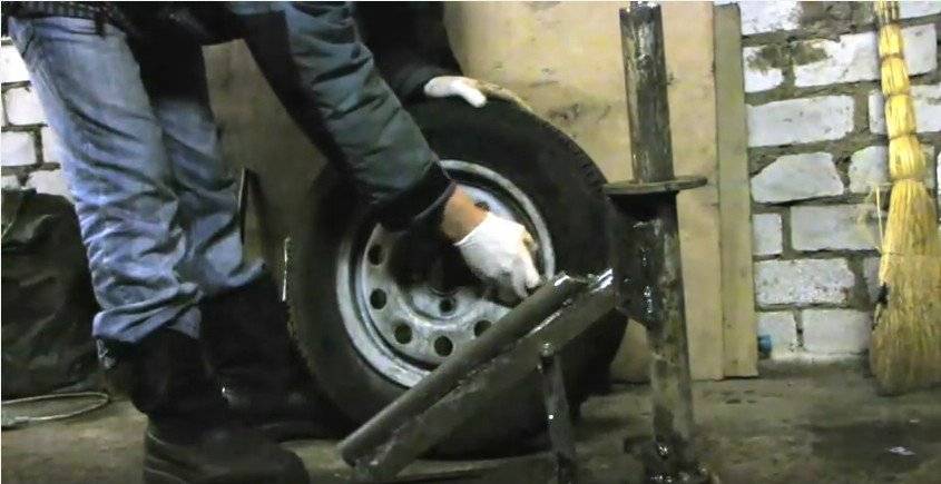 Как самому разбортировать колесо на литом диске
