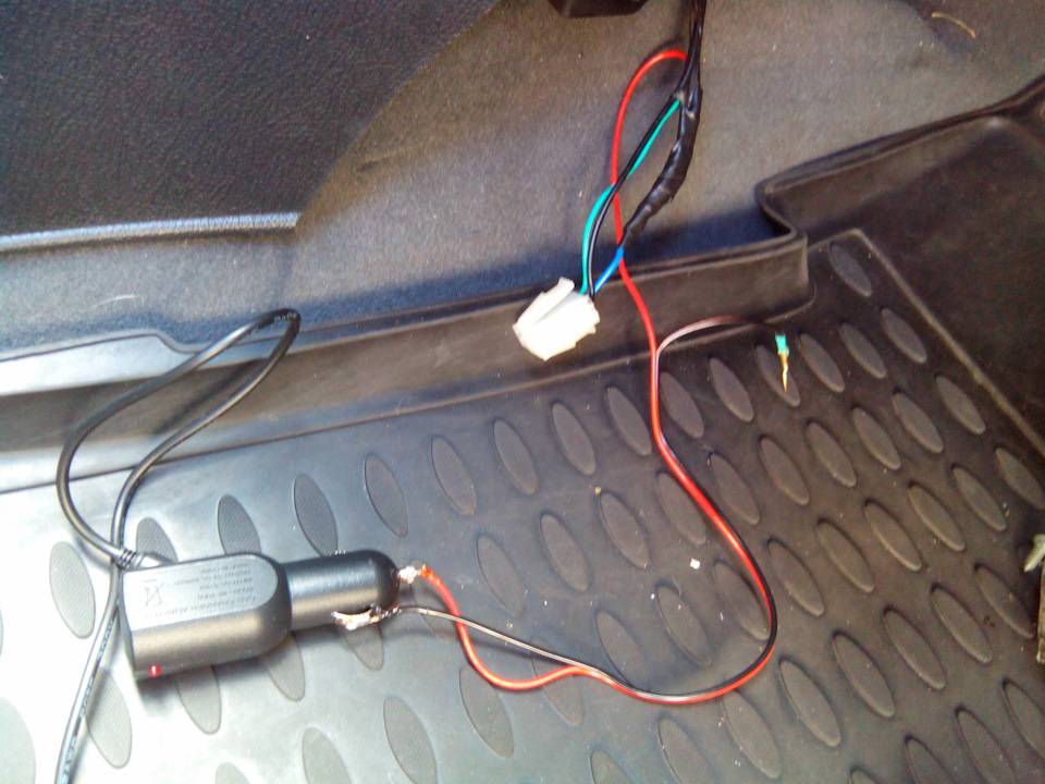 Как подключить видеорегистратор в машине без прикуривателя? 4 простых способа