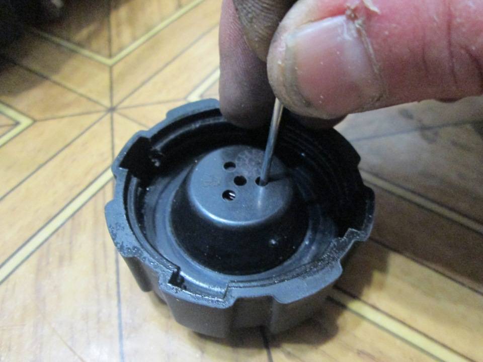 Ремонт крышки расширительного бачка: как разобрать, как почистить и отремонтировать