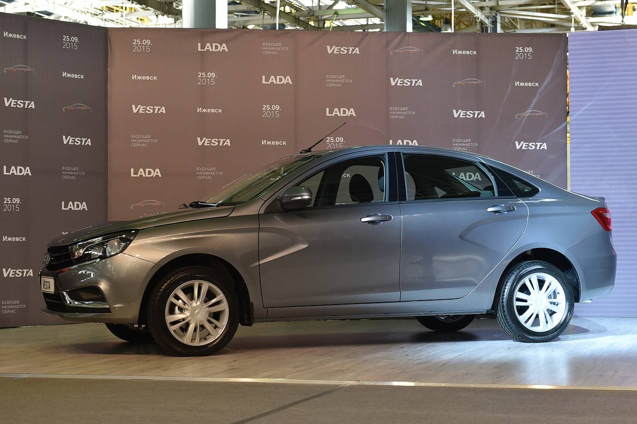 Завод лады весты. Lada Vesta кварц. Лада Веста цвет кварц. Веста цвет кварц. Lada Vesta 25 сентября 2015.